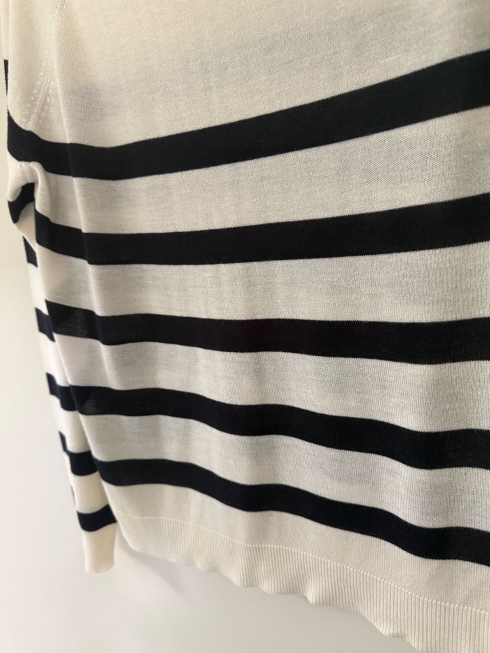 ZARA Long Sleeve Thin Knit Sweater Cream and Black Striped Size M GUC - Picture 11 of 14